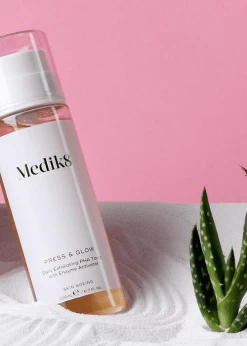 Medik8 Press & Glow -Care Product Shop Medik8Press GlowHowToUse