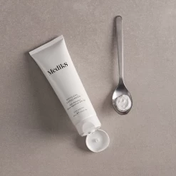 Medik8 Physical Sunscreen Broad Spectrum SPF 50+ -Care Product Shop Medik8physicalsunscreenreview